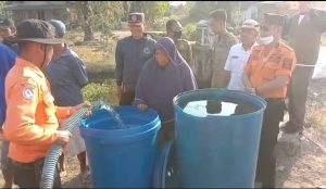 Pemkab Mesuji Gencar  Distribusikan Warganya Kesulitan Air Bersih Akibat El Nino