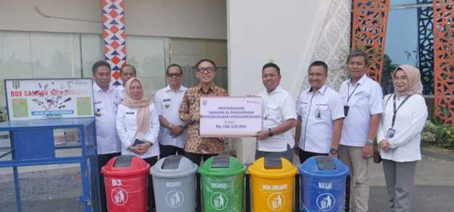 Bupati Waykanan Terima CSR Truk Sampah Dari Bank Lampung