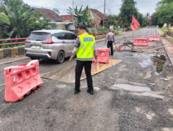 Jembatan Way Sabuk Jalinteng Rusak Parah, Kendaraan Berat Dilarang Melintas