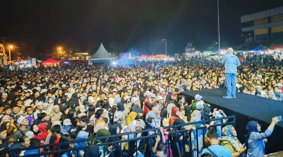 Kampanye Akbar Prabowo-Gibran, Stadion Sukung Bak Lautan Manusia