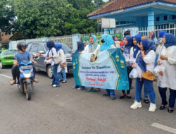 Solidaritas Antar Sesama, IKWI Lampura Bagikan Ratusan Takjil