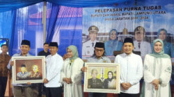 Bupati-Wabup Lampung Utara Purna Tugas, PWI Lampura Beri Cinderamata