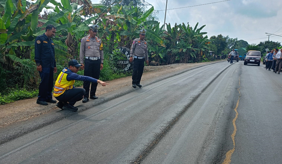 Cegah Laka Lantas, Polres Lampung Utara Lakukan Survey Jalan Rusak