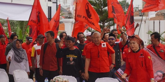 Hari Terakhir, Syamsuddin - Yulivan Daftar ke KPU Mesuji