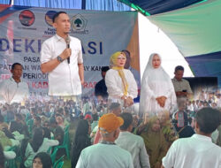 Tiga Partai Kawal Pasangan Kadapi-Cik Raden Daftar ke KPU Waykanan