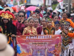 Peringati HUT RI ke-79, Pawai Budaya Mesuji Dimeriahkan Ribuan Peserta