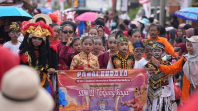 Peringati HUT RI ke-79, Pawai Budaya Mesuji Dimeriahkan Ribuan Peserta