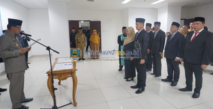 Lantik Enam Pejabatnya, Bupati Pesisir Barat : Kerja Dengan Tanggungjawab