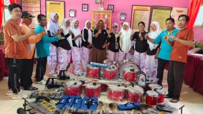 Wujudkan Sekolah Maju, UPT SDN 03 Argomulyo Membeli Drum Band