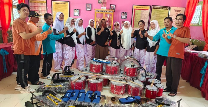 Wujudkan Sekolah Maju, UPT SDN 03 Argomulyo Membeli Drum Band