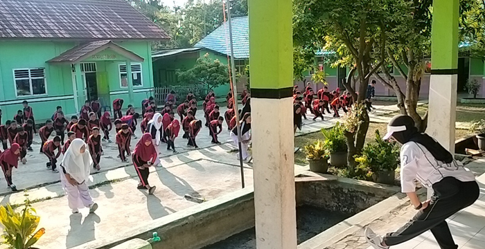 Perkenalkan SAIH, Kepsek SDN 02 Argomulyo Ajak Siswanya Senam Gembira