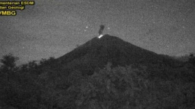 Gunung Semeru Erupsi Enam Kali, Kolom Abu Capai 800 Meter