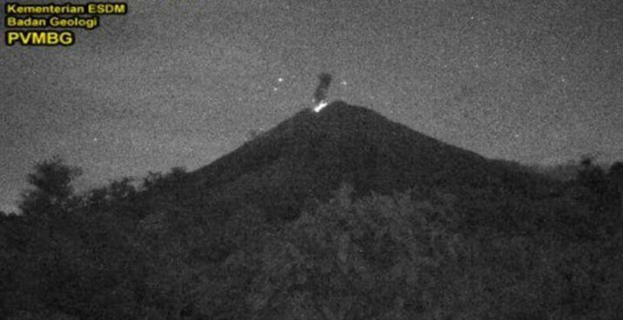 Gunung Semeru Erupsi Enam Kali, Kolom Abu Capai 800 Meter