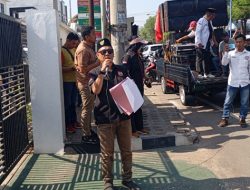 GASAK Geruduk Kejari dan KPU Lampura: “Copot Komisioner KPU!”