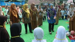 Bunda PAUD Lampura Tinjau MPLS TK Ibnu Rusyd & TK IT Insan Robbani