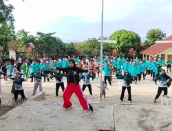 SMKN 01 Banjit Terapkan Jumat Disiplin, Siswa Bandel Langsung Push Up di Lapangan