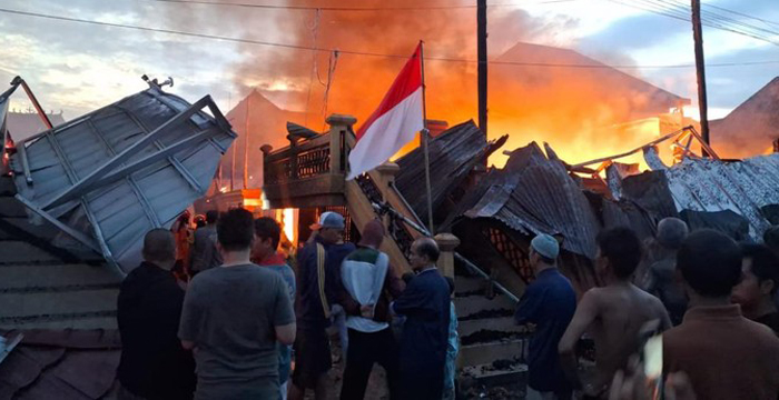 Lima Rumah Hangus di Ogan Ilir, Warga Teriak Histeris Saat Api Menggila