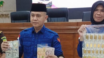 Rumah Eks Gubernur Lampung Digeledah, Uang, Emas dan Mobil Disita Kejati!
