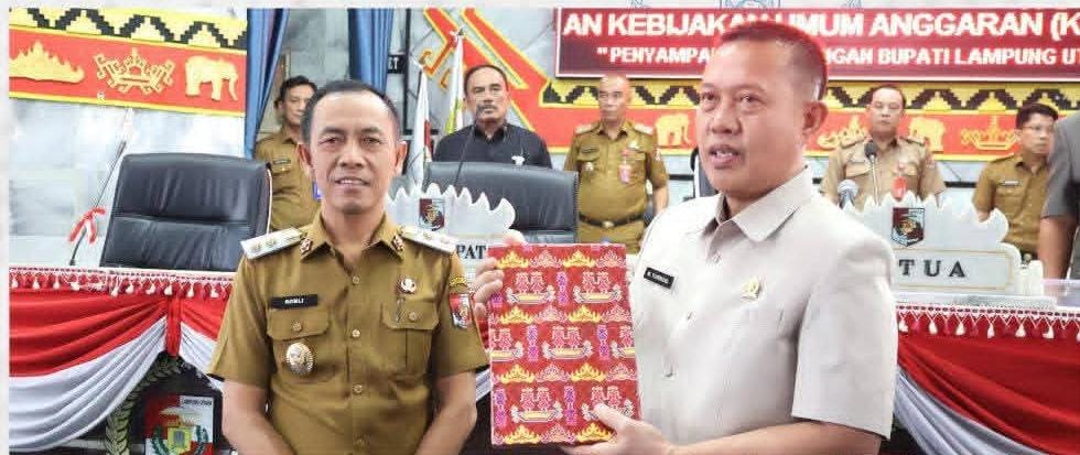 Wabup Lampura, Romli bersama Ketua DPRD Lampura, Yusrizal