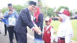 Hamartoni Tepati Janji Politik, 15 Ribu Seragam Gratis dan Puskesmas Keliling Diluncurkan di Hari Sumpah Pemuda