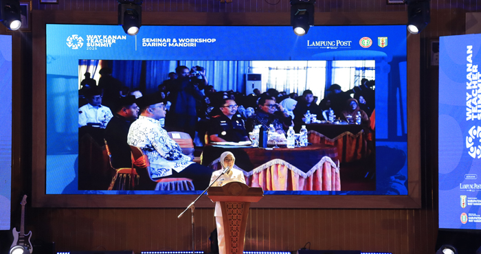 Bupati Waykanan Puji Keteguhan Guru: ‘Tidak Semua Pengorbanan Tercatat, Tapi Tertanam di Hati Murid