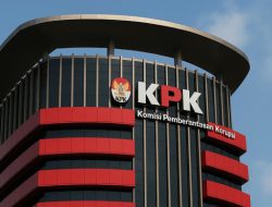 KPK  OTT di Bekasi dan Banten, Ruang Kerja Bupati Disegel, Puluhan Orang Diamankan