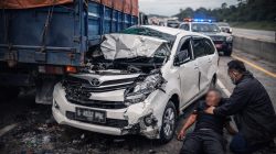 Pemudik Asal Jakarta Tewas Usai Avanza Tabrak Truk di Tol Terpeka Lampung