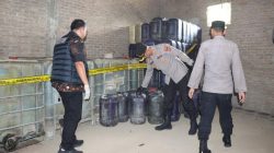 Polisi Grebek Gudang BBM Oplosan di Pringsewu, Ribuan Liter Disita