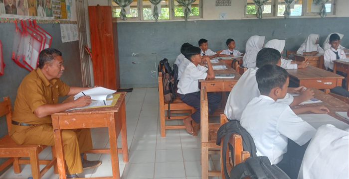 Serentak Digelar, Ujian Sekolah dan Mid Semester di SMPN 7 Banjit