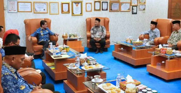 Pengurus Ponpes Da'arul Khair Sowan Ke Bupati Lampura,  Undang Hadiri Milad Da’arul Khair