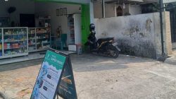 Peduli Dampak Abu Vulkanik, Apotek Rafa Bagikan Masker Gratis untuk Warga Lampura