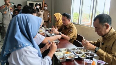 Siswa Ambil Makan Sendiri, MBG Prasmanan Diuji Coba di Lampura