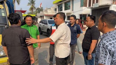 Antrean BBM di Lampura Bikin Sopir Menunggu 5 Jam, Pasokan SPBU Disebut Turun Jadi 8 Ton